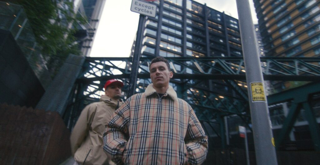 ARON – London Calling